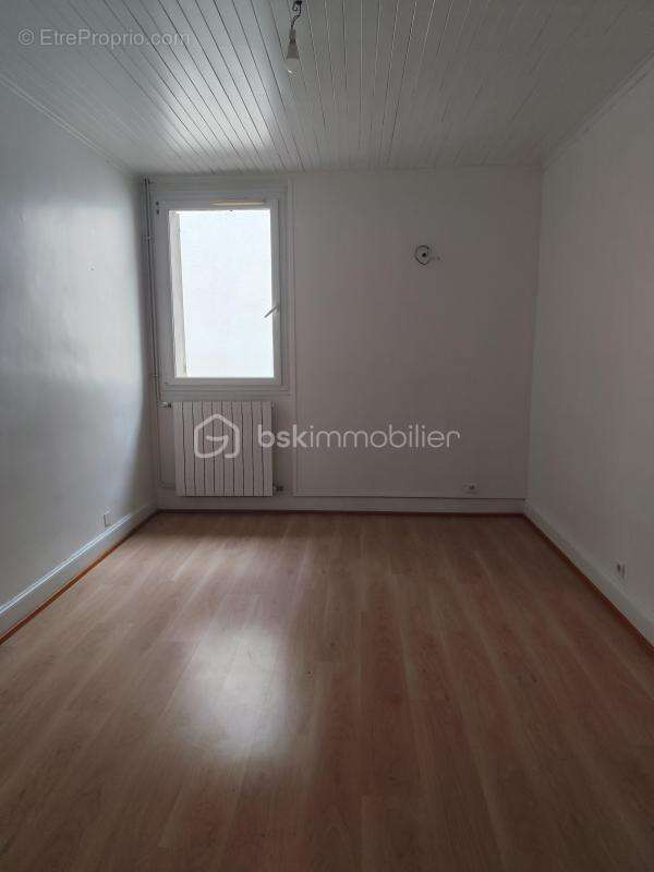 Maison à MONTELIMAR