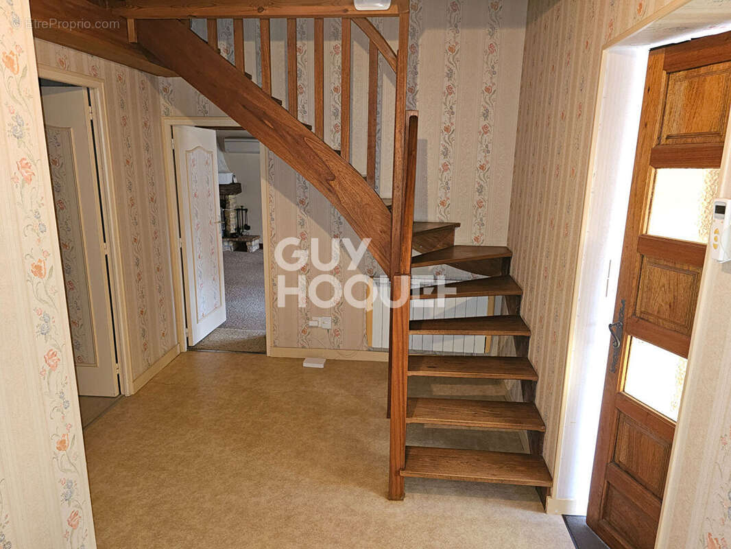 Maison à SAINT-MICHEL-LE-CLOUCQ