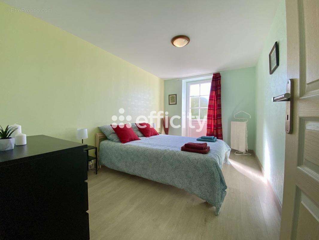 Maison 272 m² à Hommes  - photo 5
