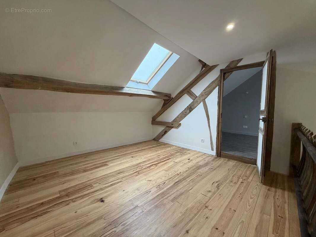 Maison à DUN-LES-PLACES