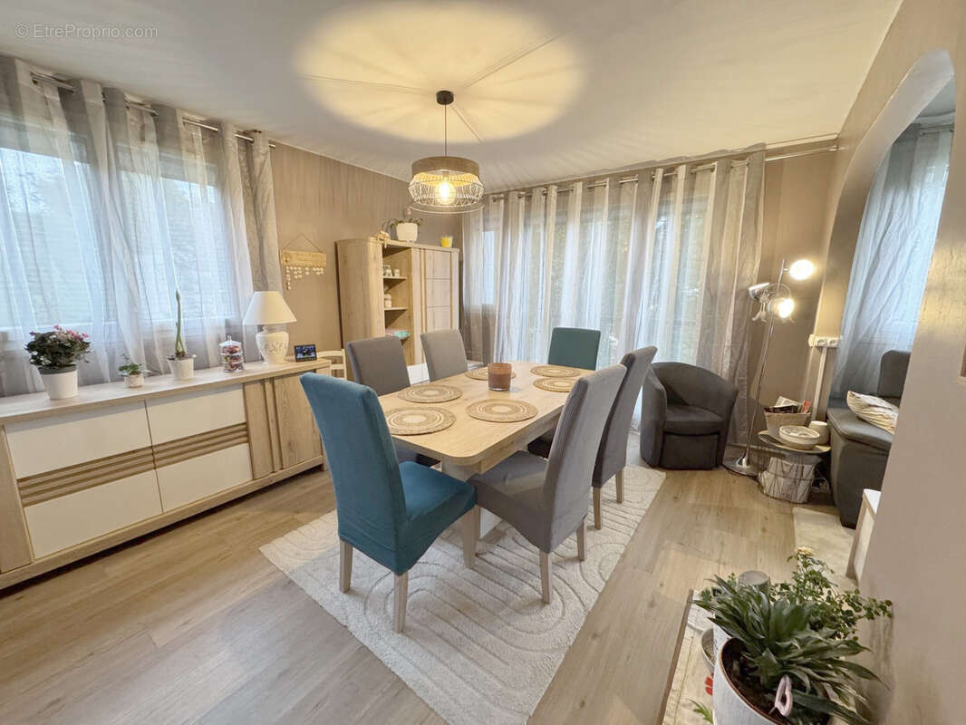 Appartement à VILLIERS-SUR-ORGE