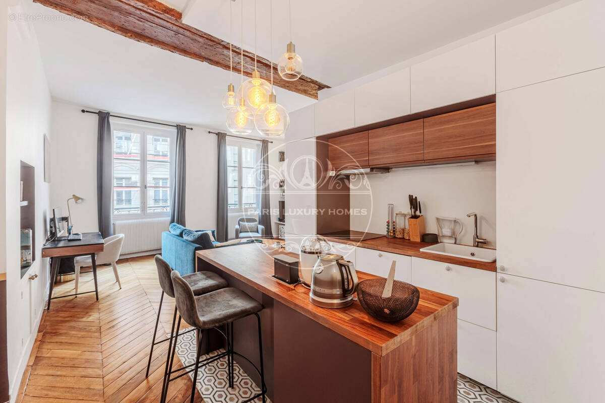 Appartement à PARIS-1E