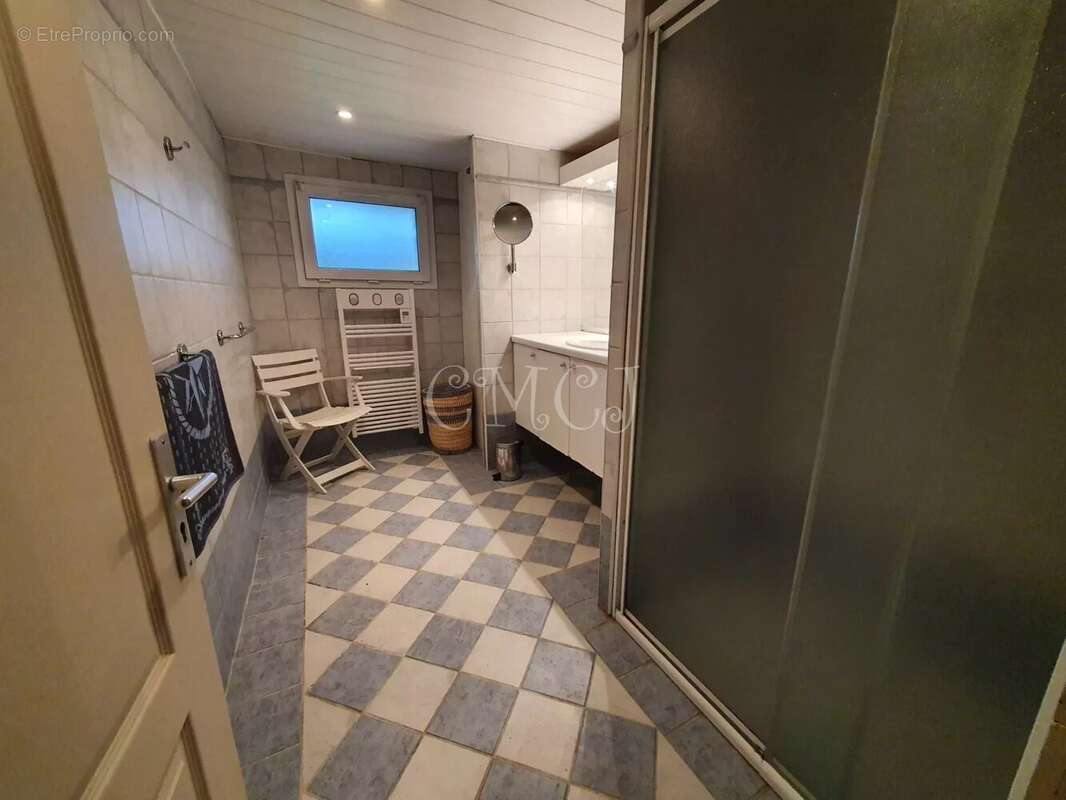 Maison à TREDREZ-LOCQUEMEAU