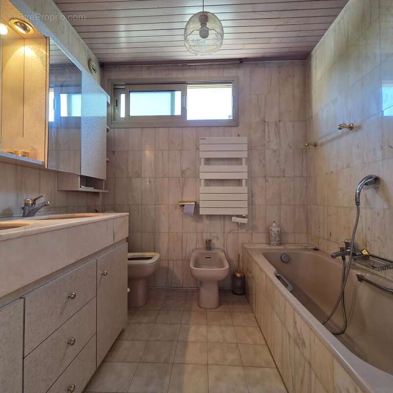 Appartement à VENCE