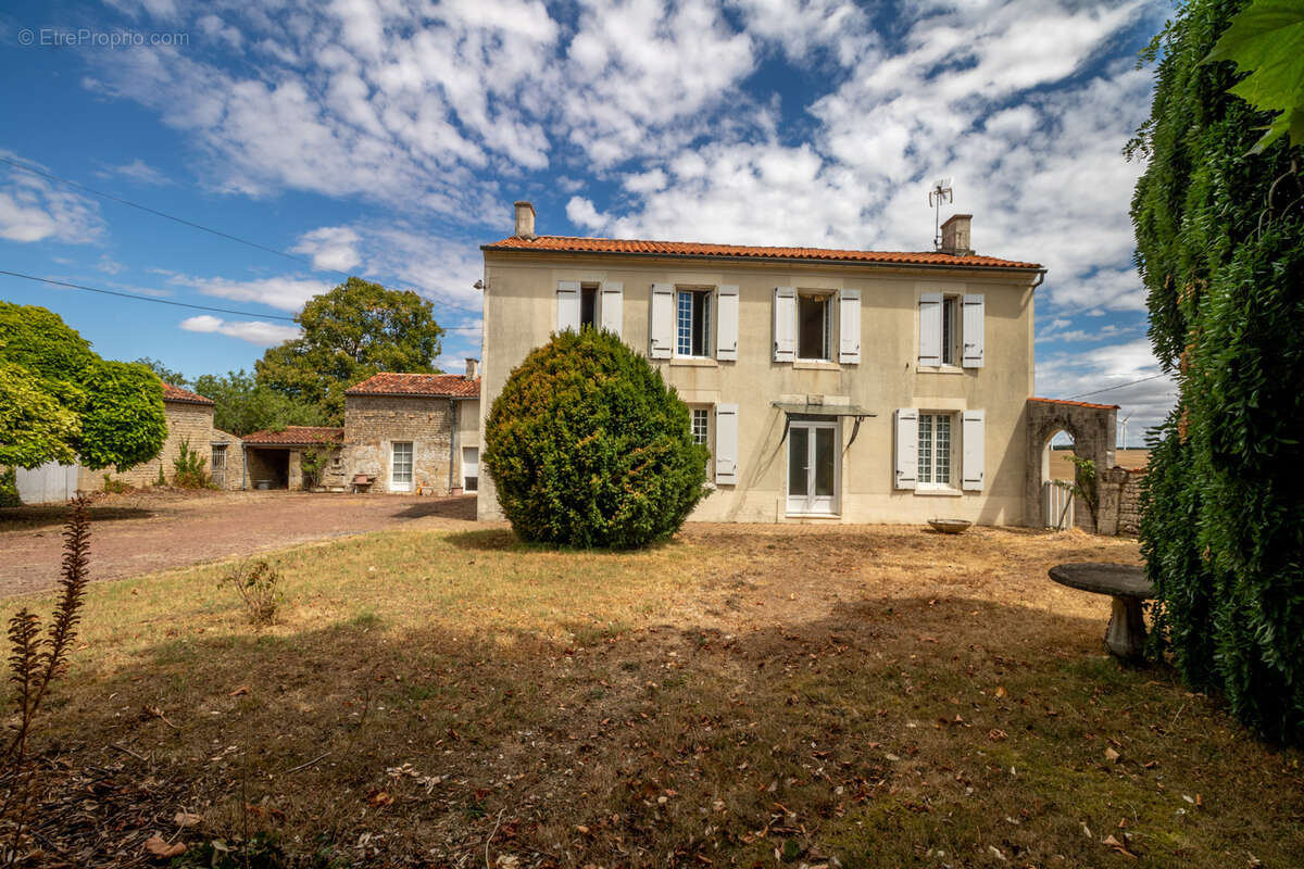Maison à LOULAY