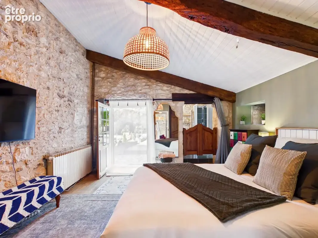 Maison en pierre de cinq chambres avec piscine et superbe grange de 153 m², proche de Sainte-Foy-la-Grande - photo 9