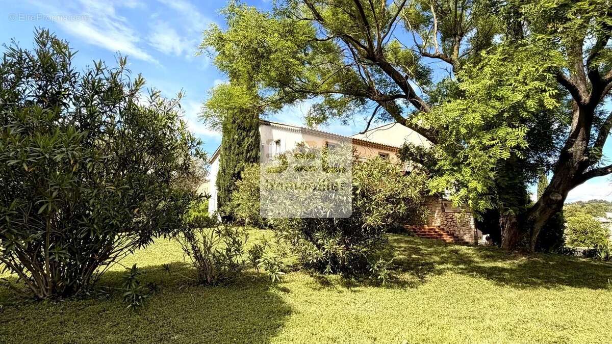 Maison à MORIERES-LES-AVIGNON