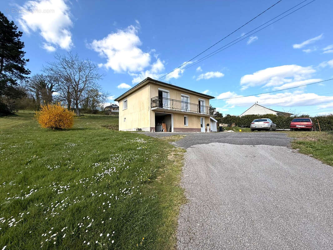 Maison à CLERVAL