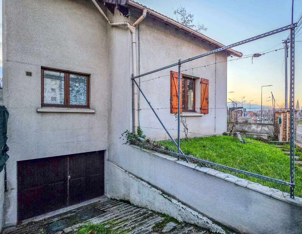 Maison à SARTROUVILLE