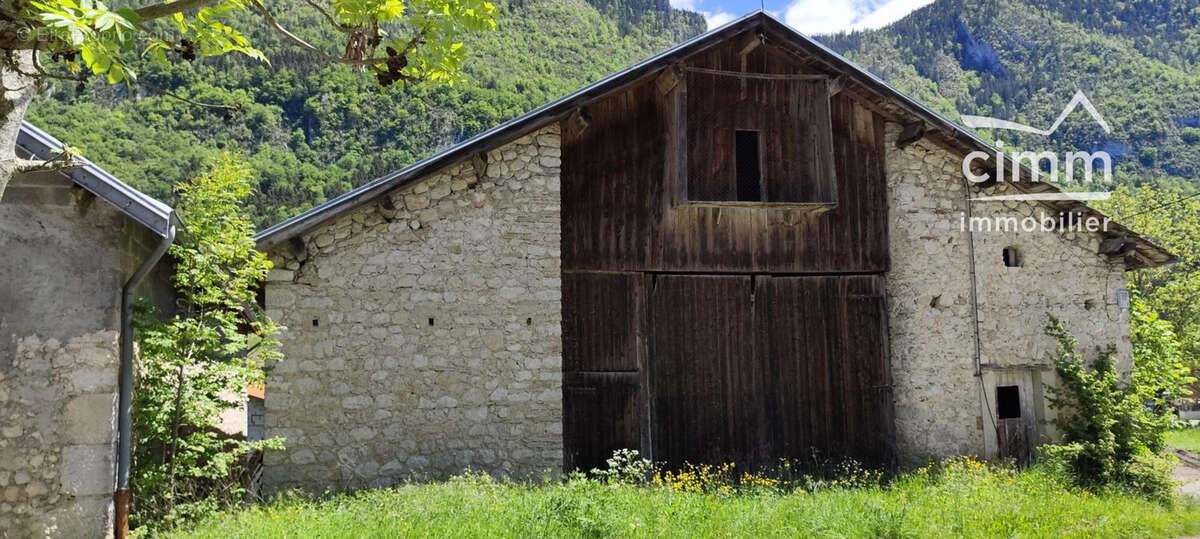 Commerce 484 m² à Saint-Agnan-En-Vercors  - photo 2