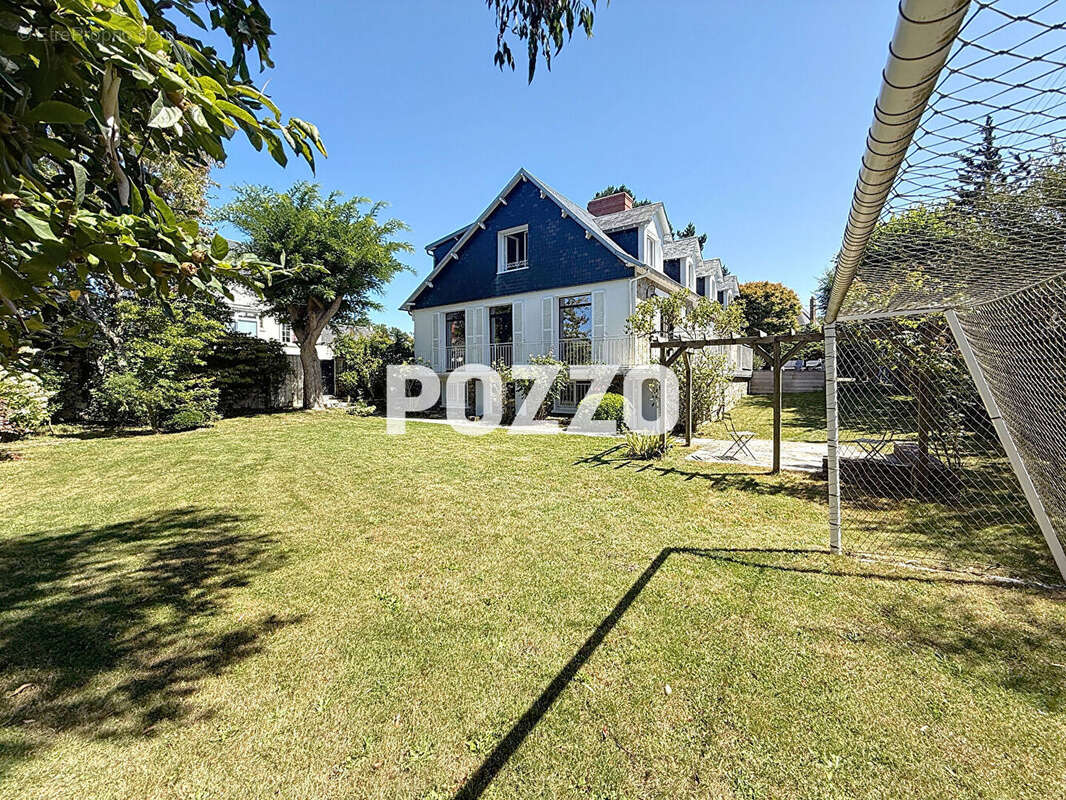 Maison de 7 pièces (323 m²) en vente à DONVILLE LES BAINS - photo 14