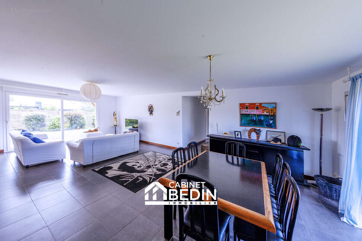 Maison 137 m² à Saint-Vincent-De-Paul  - photo 3