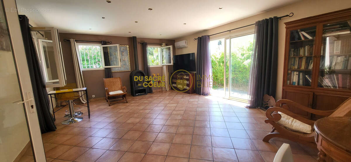 Maison à SAINT-ESTEVE