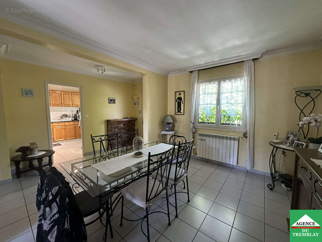 Maison à SAINT-MAUR-DES-FOSSES