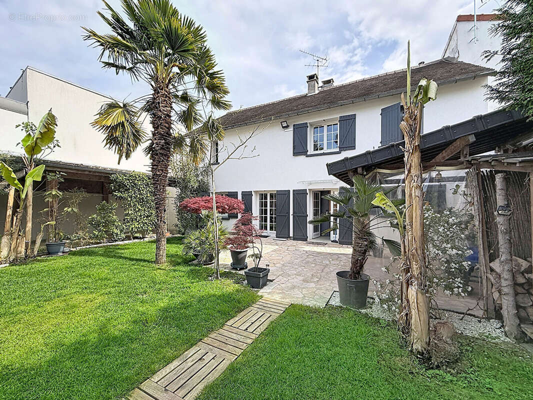 Maison à SAINT-MAUR-DES-FOSSES