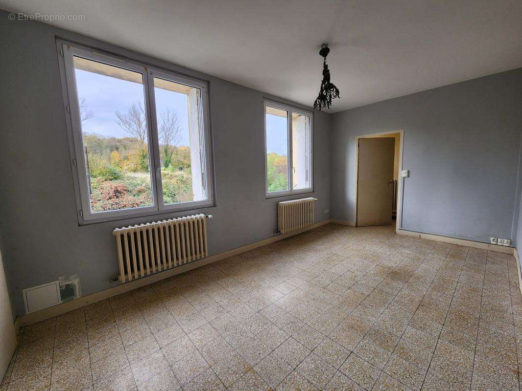 Commerce à CORMENON