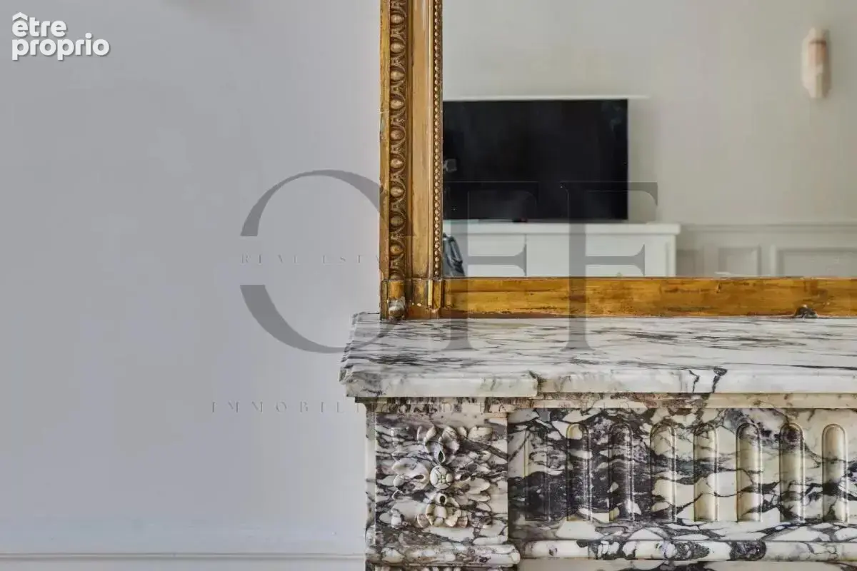 PARIS 8ᵉ – TRIANGLE D'OR – Appartement Haussmannien de réception – 220 m² – Parking - photo 9