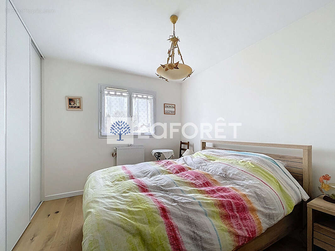 Appartement à ISNEAUVILLE