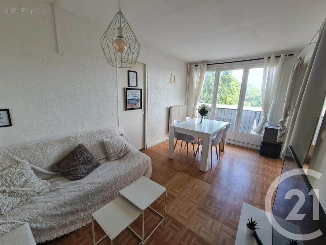 Appartement à LIVRY-GARGAN