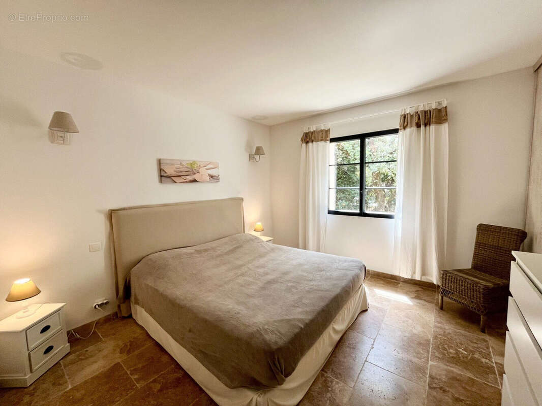 Maison 129 m² à Suze-La-Rousse  - photo 8