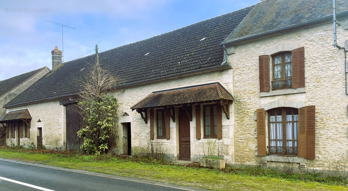Maison à GIRY