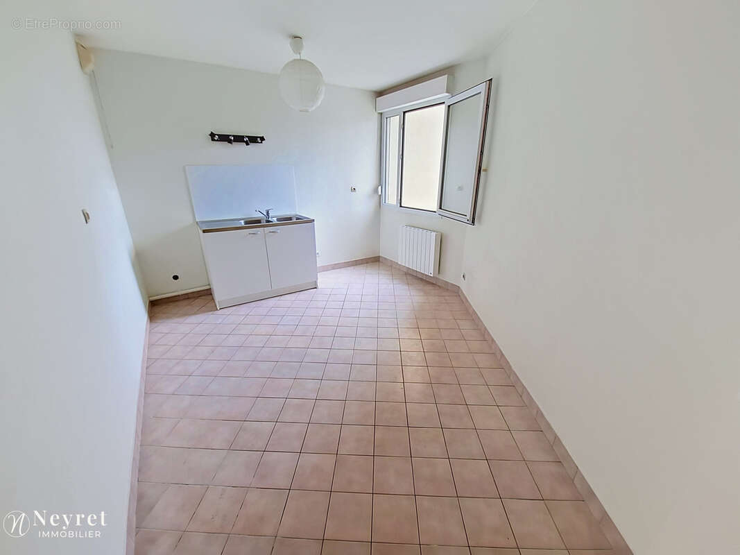 Appartement à LYON-8E