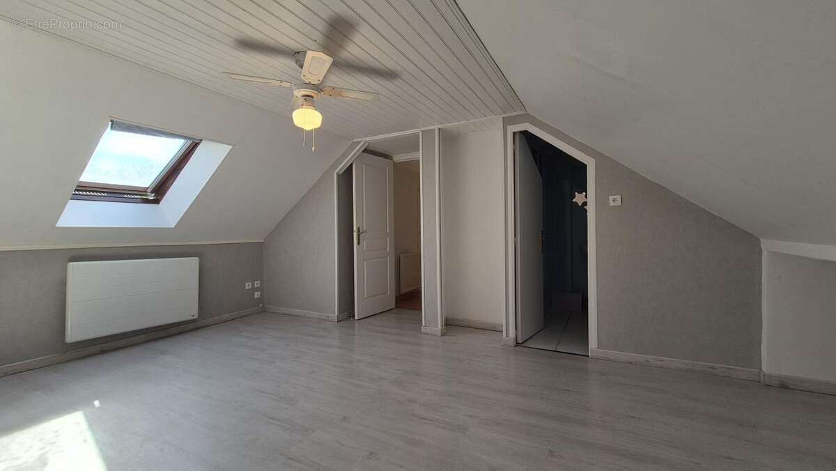 Maison à CONDE-SUR-VIRE