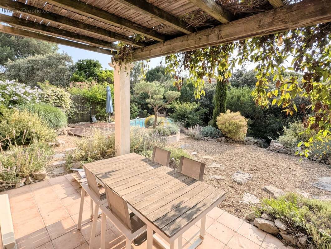 Photo 2 - Maison à NIMES