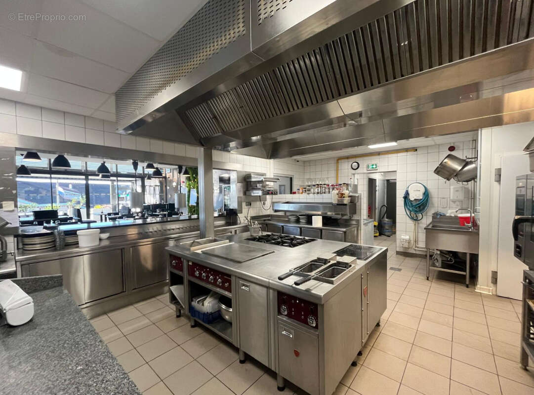 Commerce à CEYZERIAT