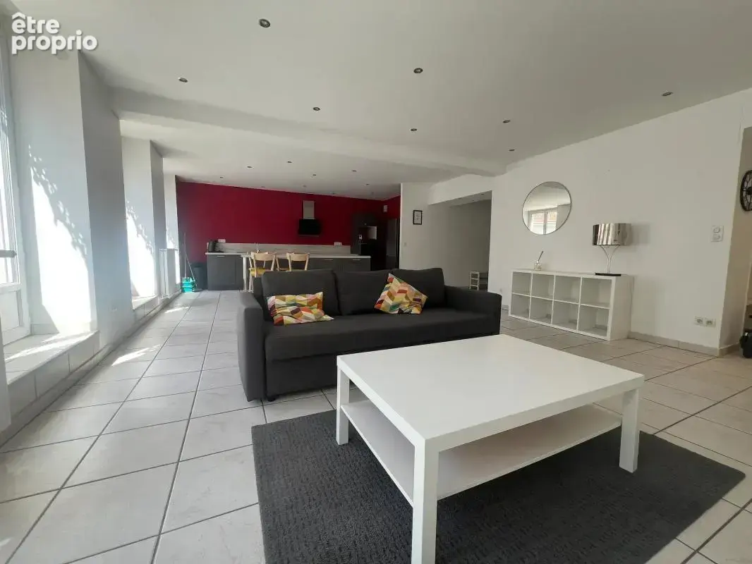 Appartement de 4 pièces de 107 m² à Saint-Étienne - photo 2