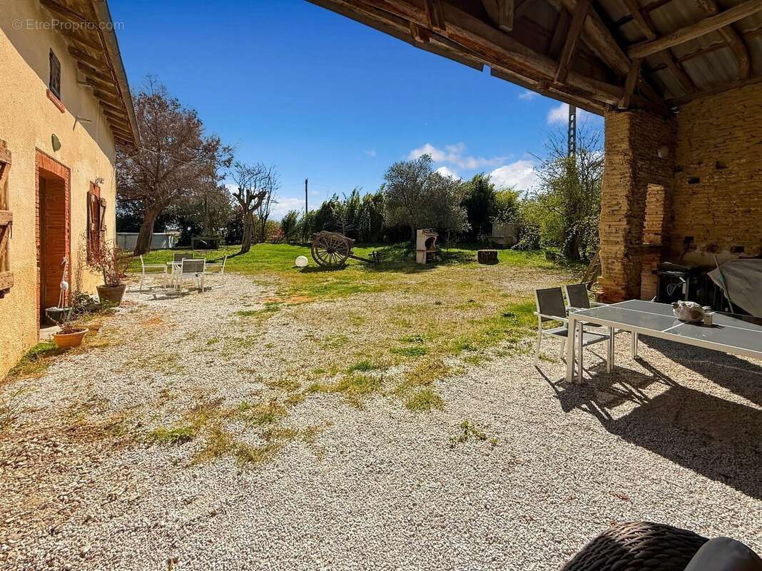 Maison à SAINT-CLAR-DE-RIVIERE