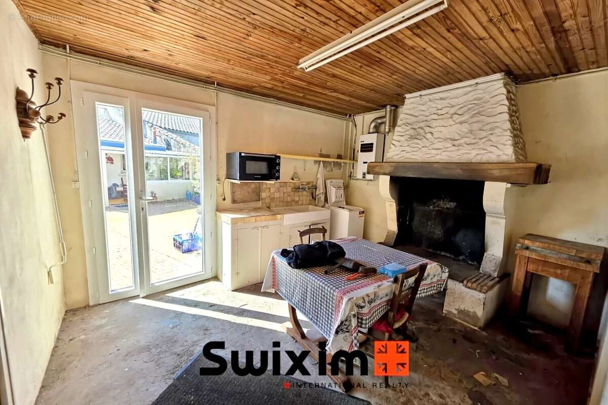 Maison à SAINT-SEURIN-DE-CADOURNE