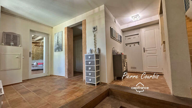 Maison à POUILLY-LE-MONIAL