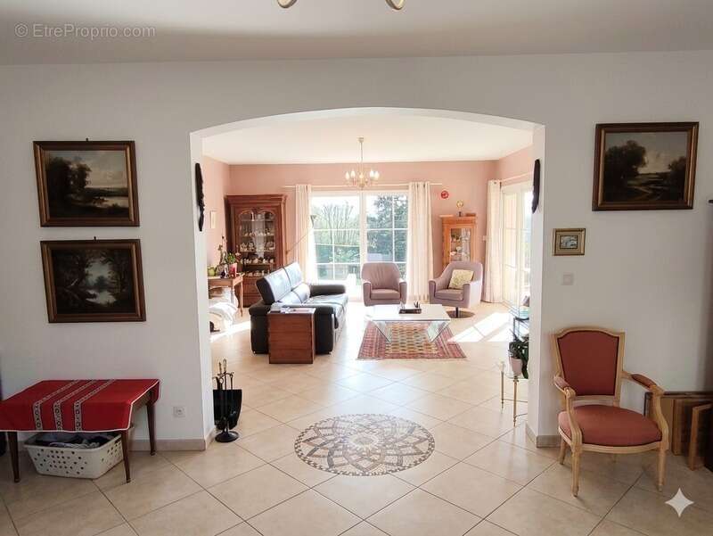 Maison à RUELLE-SUR-TOUVRE