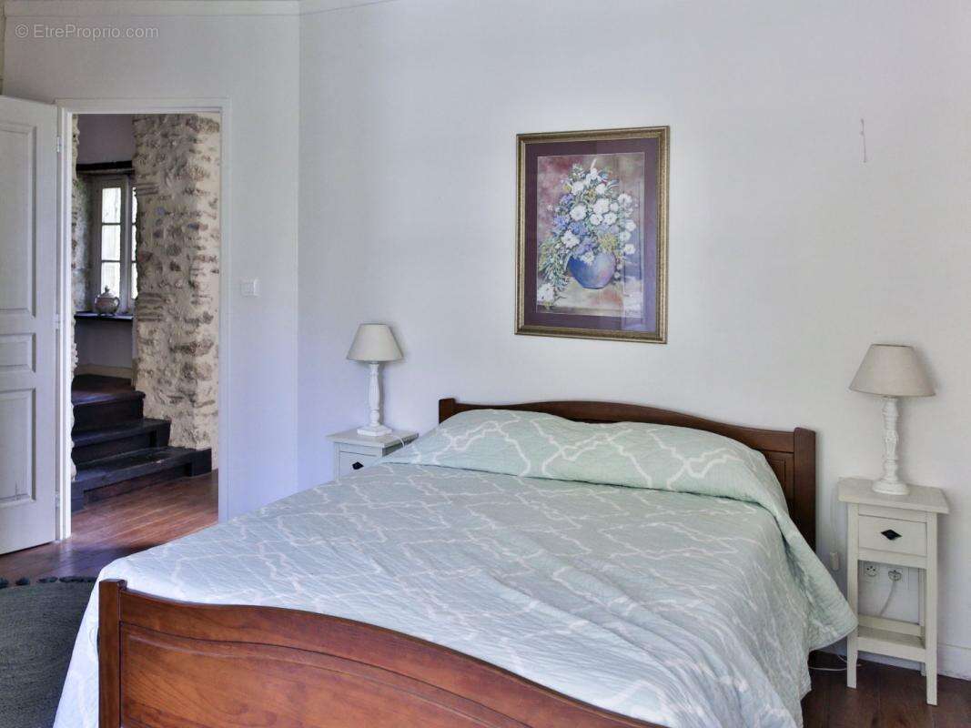 Maison à VIC-FEZENSAC