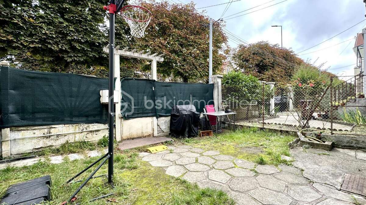 Maison à VAIRES-SUR-MARNE