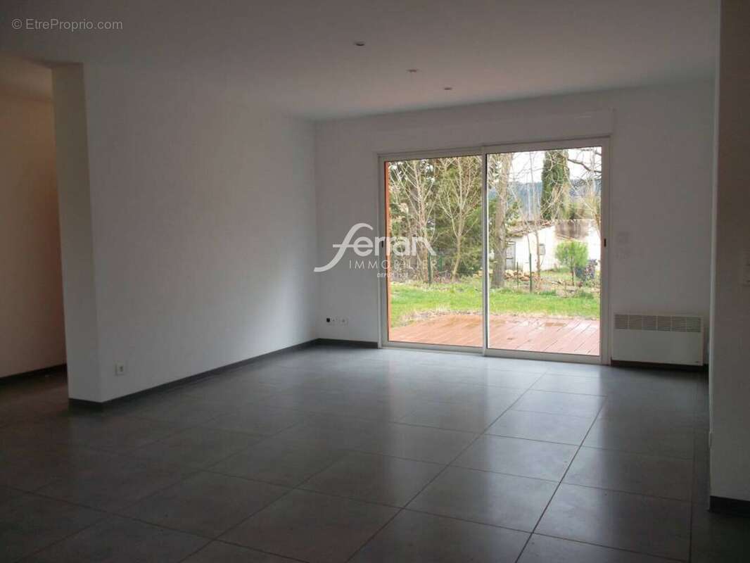 Maison à VILLECROZE