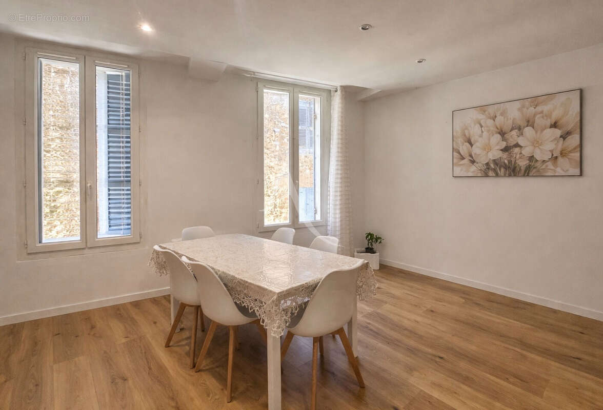 Appartement type 2 rénové centre village rians - photo 2