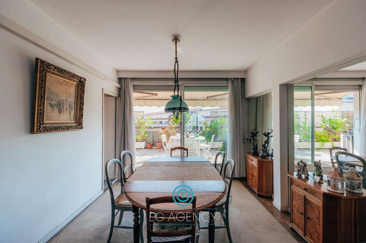 Appartement 120 m² à Marseille-8e  - photo 8