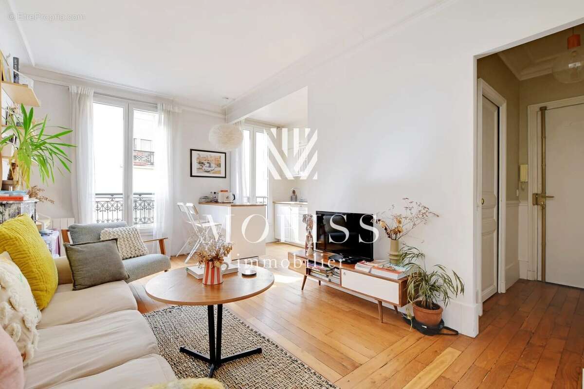 Appartement à PARIS-3E