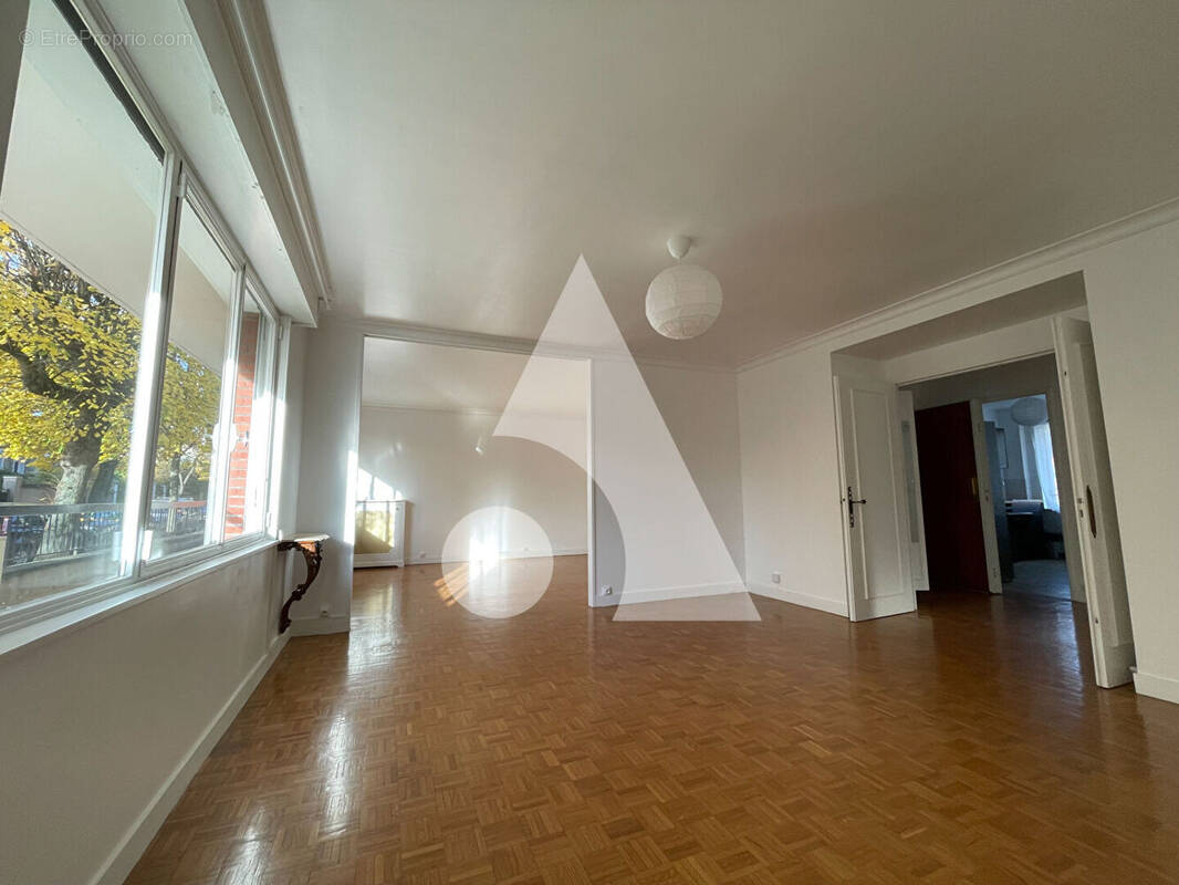 Appartement à SAINT-MAUR-DES-FOSSES