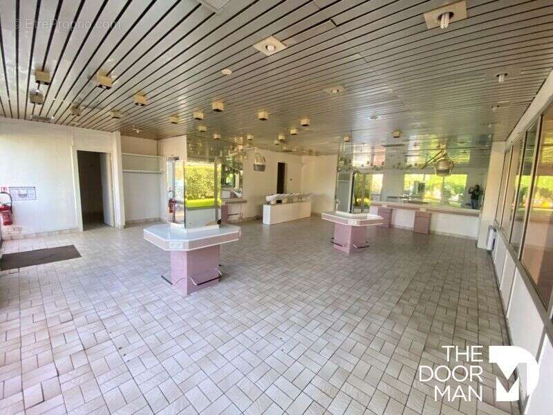 Commerce à MAUREPAS