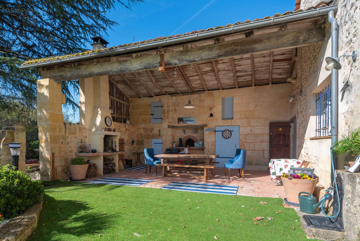 Maison à CAMBLANES-ET-MEYNAC