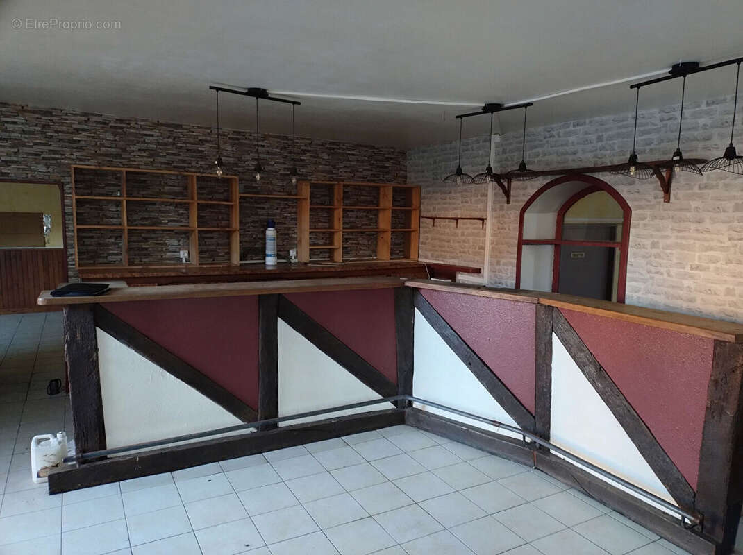 Commerce à LUSSAC-LES-EGLISES