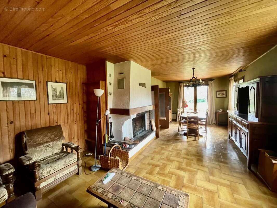 Maison à SAINT-PAUL-DE-JARRAT