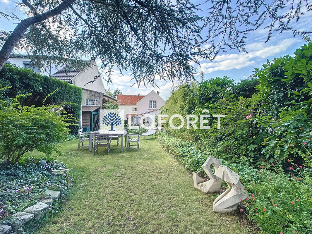 Maison à SAINT-NOM-LA-BRETECHE