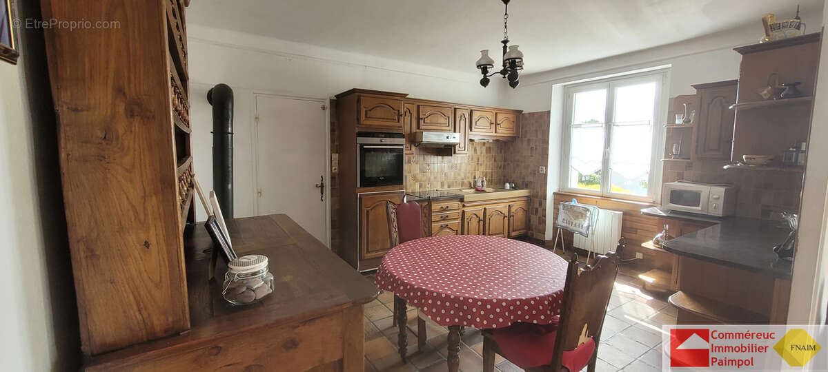 Maison à PLOURIVO