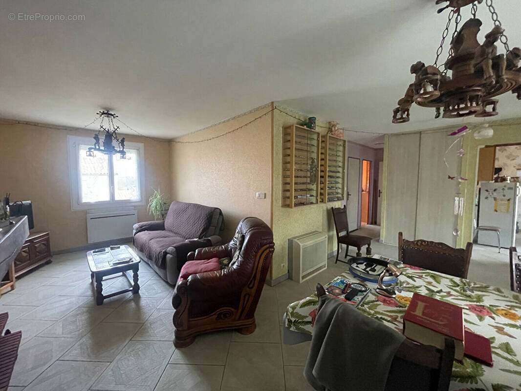 Maison à JAUNAY-CLAN