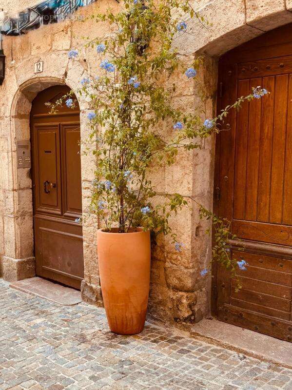 Appartement à LORGUES