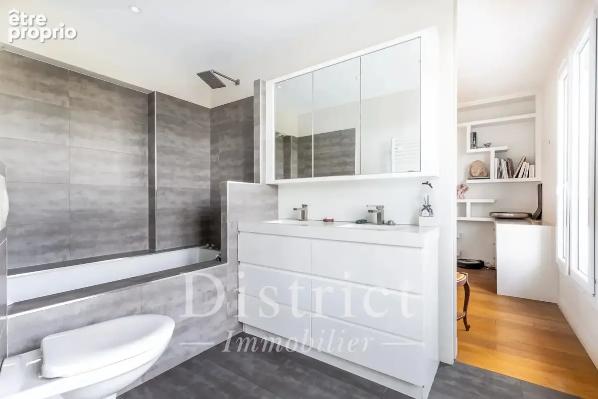 Marais-Ile Saint Louis. Appartement de 4 pièces de 86m² aux vues panoramiques. - photo 9